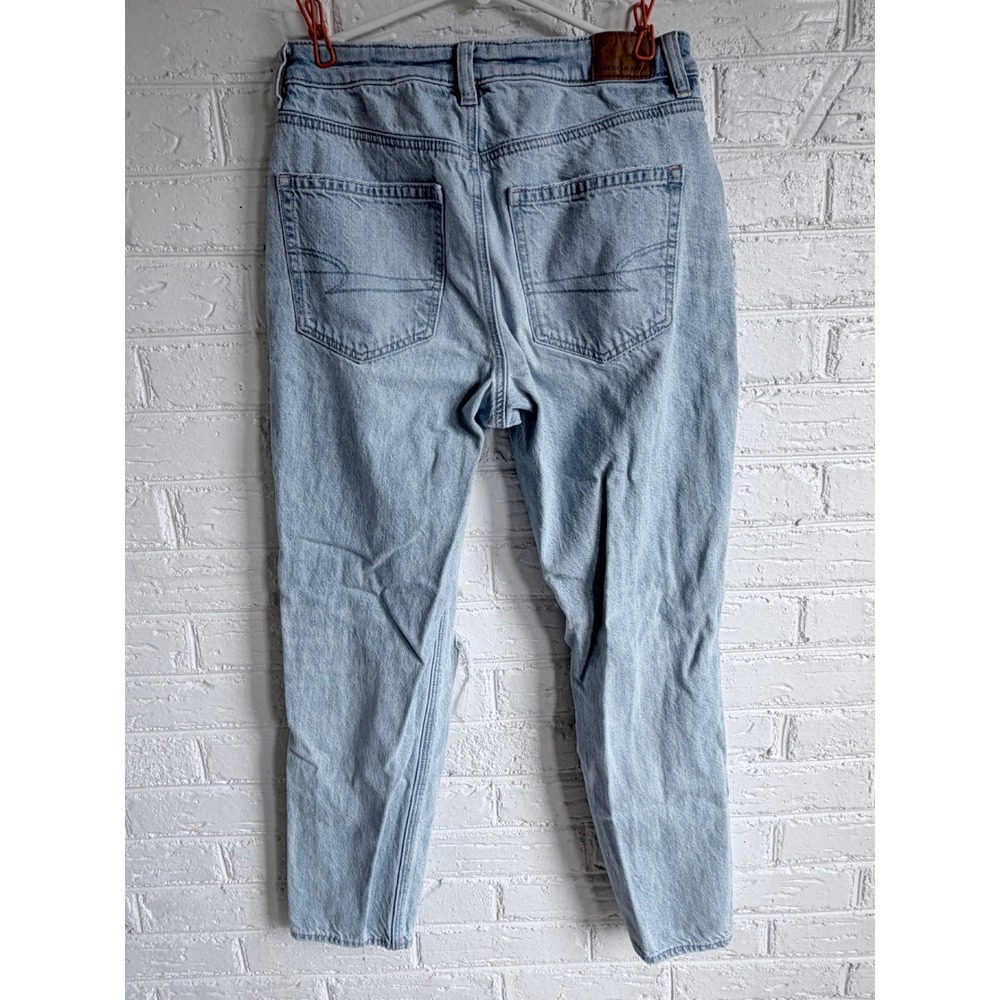 American Eagle Outfitters Mom Jeans Light Distressed Denim Women's Size 2 Short - Picture 2 of 6